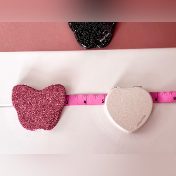 FREE Coach Butterfly or Heart Compact Makeup Mirror- 4 Colors - Picture 4 of 8